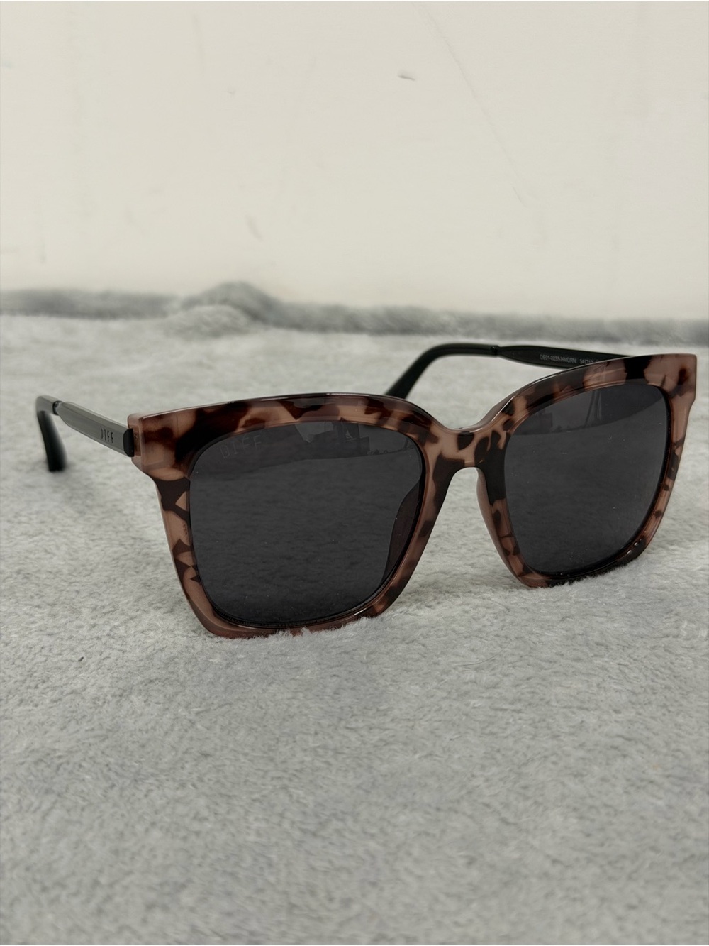 DIFF Eyewear Hailey Oversized Square Tortoise Sunglasses Gradient